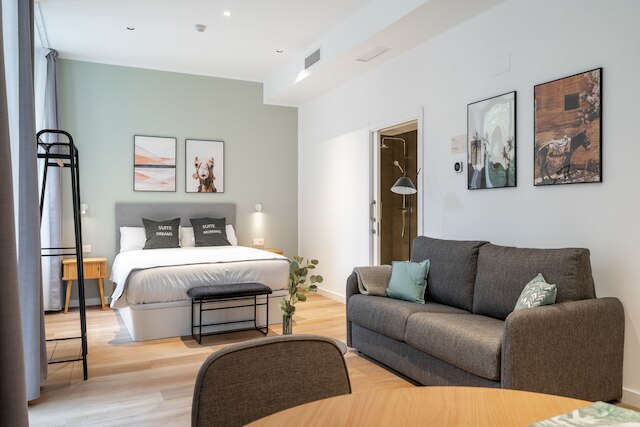 ライムホーム セビリア カジェ グラナダ