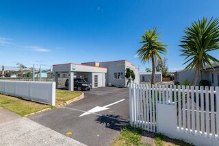 オーロラ シティ スイーツ モーテル