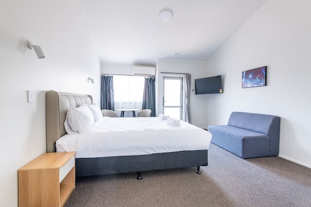 オーロラ シティ スイーツ モーテル