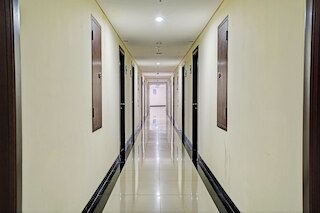 OYO Life 93097 アパートメンゲートウェイパスチャー バイ カイサールーム