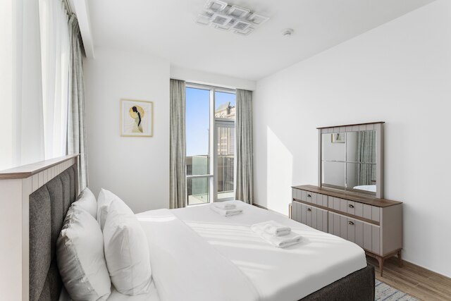 ウェルホーム - バルコニーと運河の景色の素晴らしい3BRアパートメント