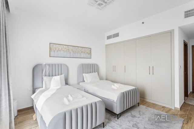 ウェルホーム - バルコニーと運河の景色の素晴らしい3BRアパートメント