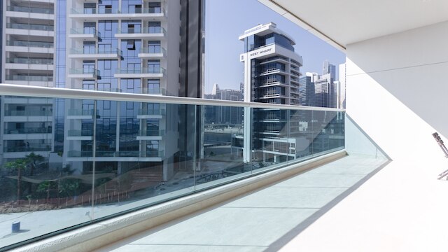 ラグジュアリー・ステイケーション - ビブラント1BRアパートメントウィズプールアンドヒュージバルコニー