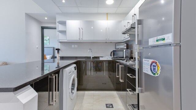 ラグジュアリー・ステイケーション - ビブラント1BRアパートメントウィズプールアンドヒュージバルコニー