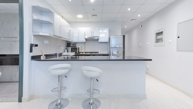 ラグジュアリー・ステイケーション - ビブラント1BRアパートメントウィズプールアンドヒュージバルコニー