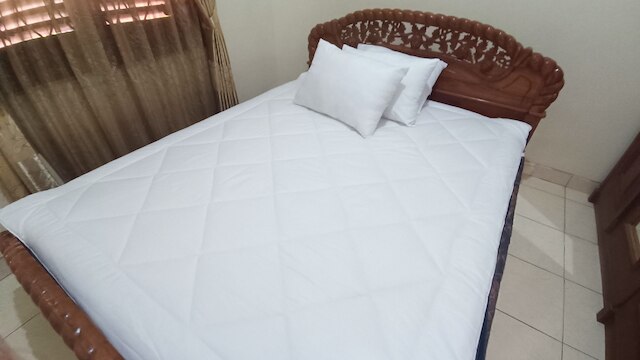 SPOT ON 93376 ロエマ・アンバールクマ185 シャリア