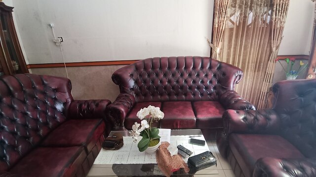 SPOT ON 93376 ロエマ・アンバールクマ185 シャリア