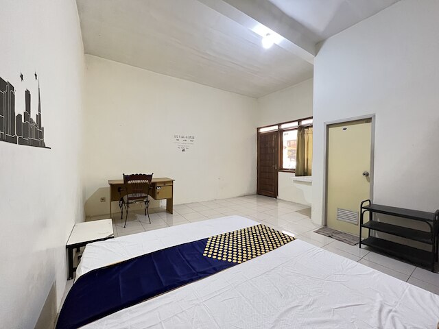 OYO ライフ 93398 スディモロ ゲストハウス シャリア