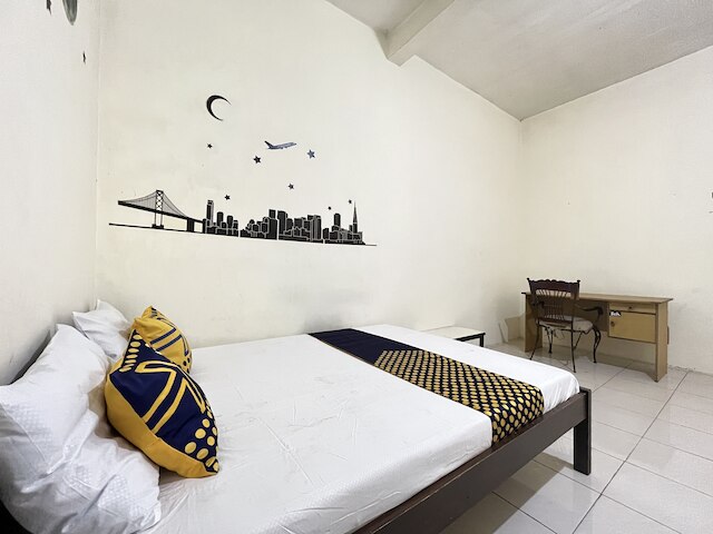 OYO ライフ 93398 スディモロ ゲストハウス シャリア