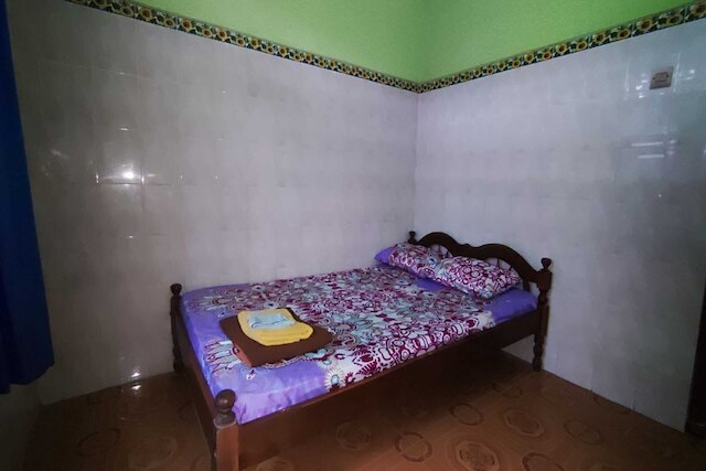 ホテル O ポンドック ウィサタ クルニアワン 2 ニア ウォノゴンダン キャンプ ( ブミ ペルケマハン ウォノゴンダン )