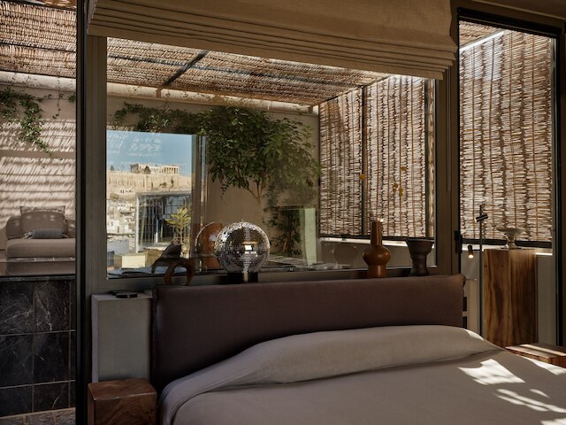 モナスティック リビング イン アテネ