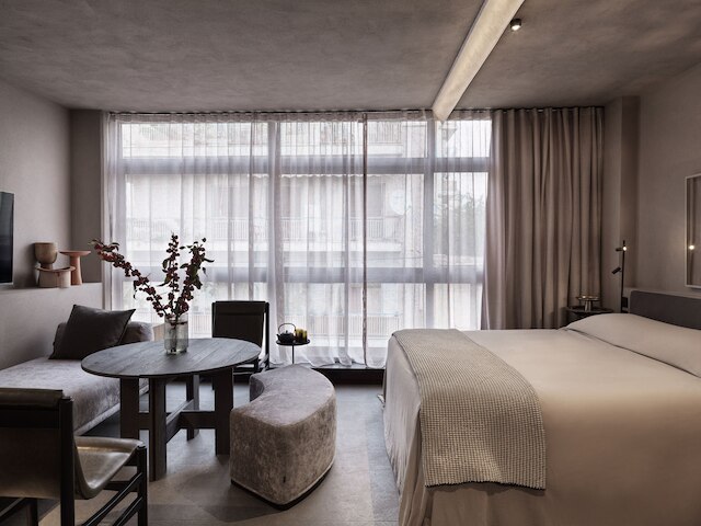 モナスティック リビング イン アテネ