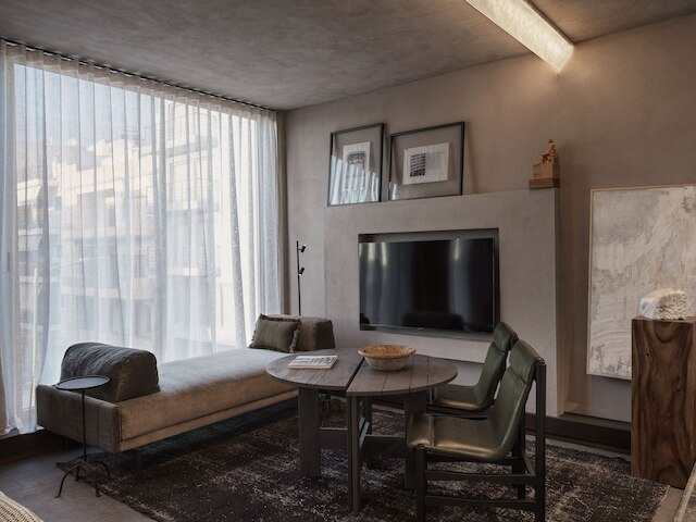 モナスティック リビング イン アテネ