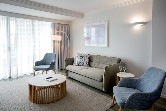 マントラ クラウン タワーズ