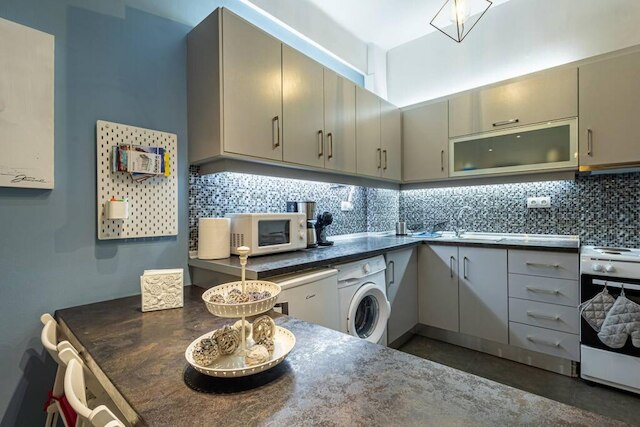 ルビーのベストアクロポリスアパート