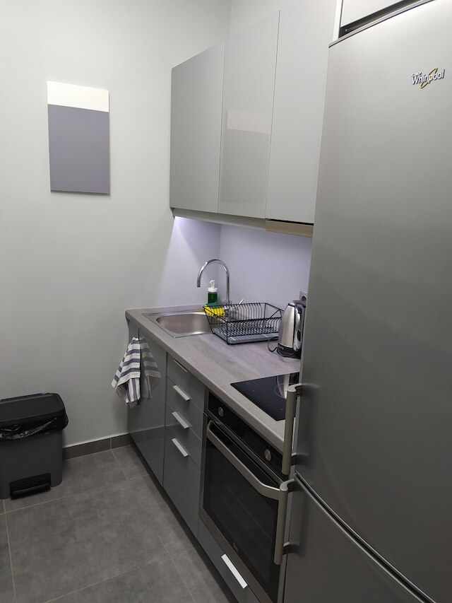 アカデミーズモダンアパートメントビャーエステティック＆ラクジュアリオス