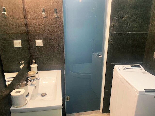 アカデミーズモダンアパートメントビャーエステティック＆ラクジュアリオス