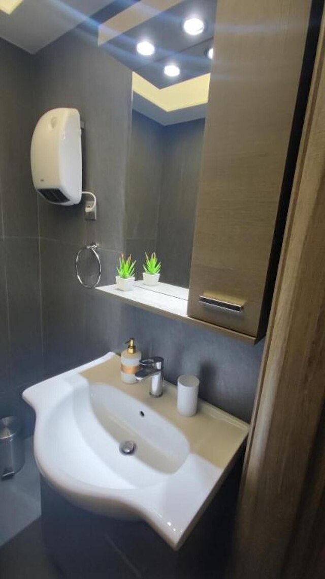 エルモウジュニアスイートビャーエステティック＆ラクジュアリオスリビング