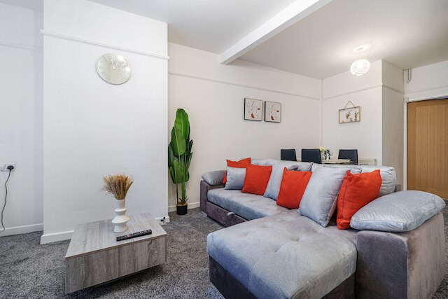 リバプール駅スタジアムシティの隣