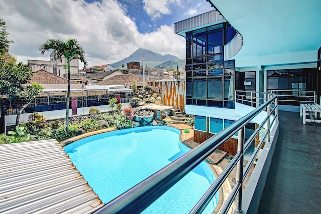 スーパー OYO ライフ 90077 ライブ ホームステイ