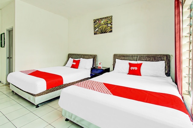 スーパー OYO ライフ 90077 ライブ ホームステイ