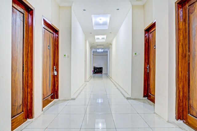 OYO ライフ 90544 グランド レディサ