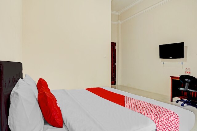 OYO ライフ 90544 グランド レディサ