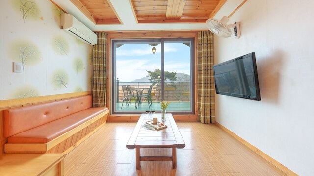 Gangwha Jeongwon Pension