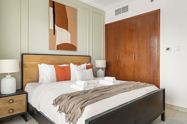 シルクハウス - 8 BLVDウォーク