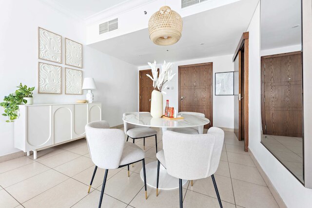 シルクハウス - 8 BLVDウォーク