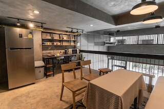 ワンス イン ア ブルー ムーン カフェ & ホステル