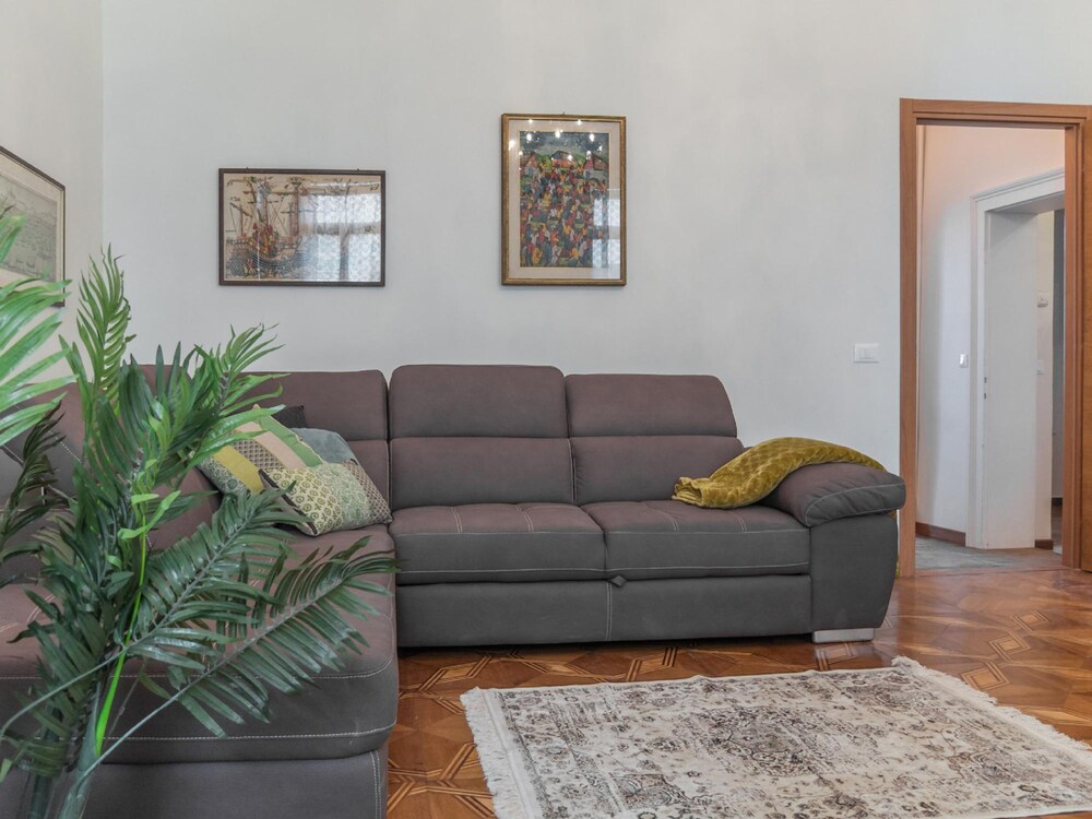 ベニスラグジュアリーパレス6 - ロクツBK