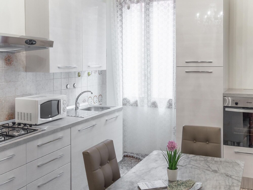 ベニスラグジュアリーパレス6 - ロクツBK