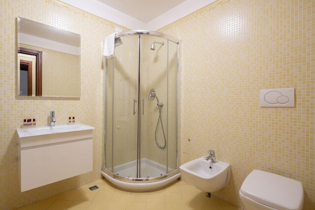 ヘリオン パレス アパートメント 1 - ロクズ