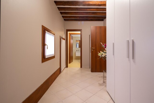 ヘリオン パレス アパートメント 1 - ロクズ