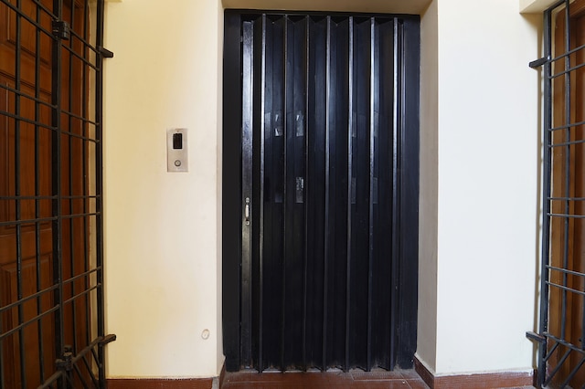 ファブエクスプレス シリーシルーニワス