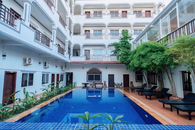 ゴールデン バコン ブティック