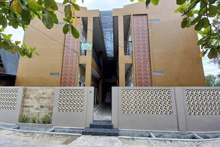 ホテル O ピヌス ジャヤ シャリア ニア タマン アマリリス ペカンバル