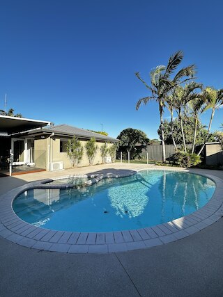 トランキル・スケープ-ビラ・ウィズ・プール