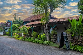 ベベク・コテージ・サヌール