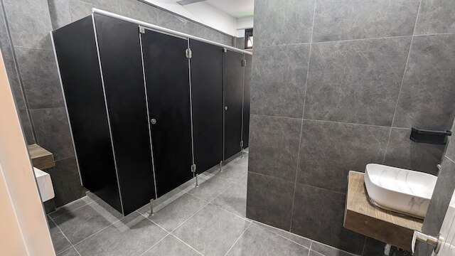 アーバンジャングルホステル