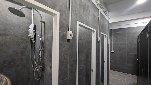 アーバンジャングルホステル