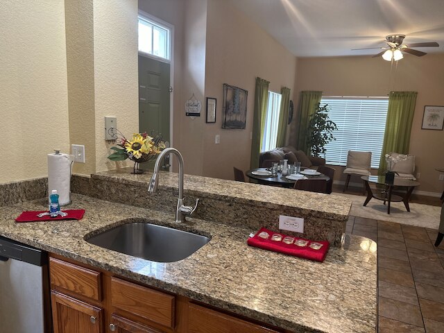 セブン ドワーフズのビラ - オーラ1