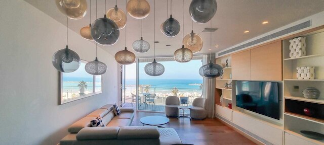 ハヤルコン・エメロード