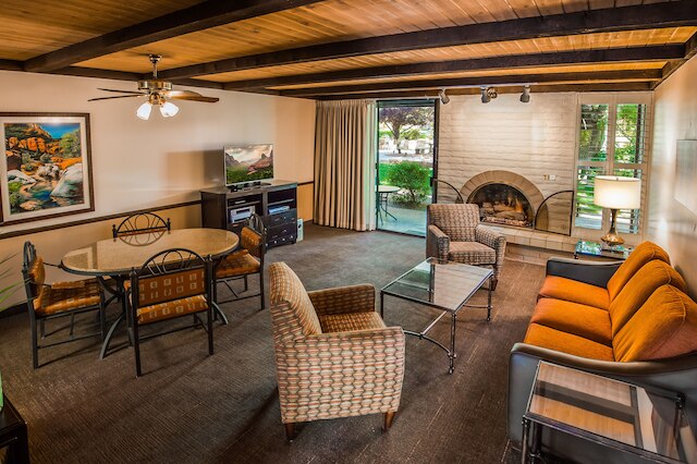 アロヨ ロブレ リゾート アット オーク クリーク