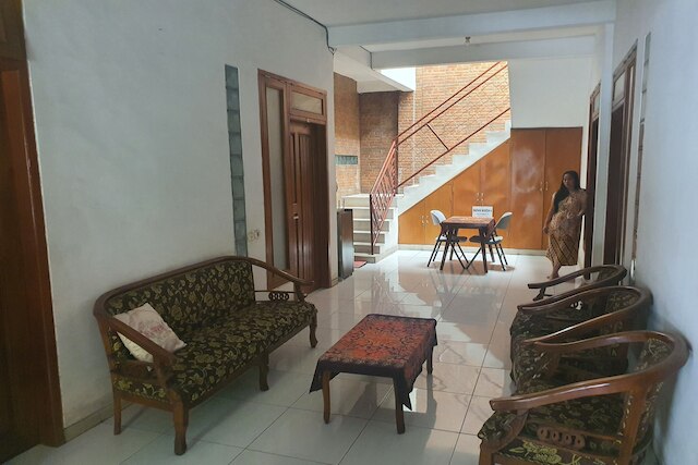 ホテル O ダミア ホームステイ シャリア