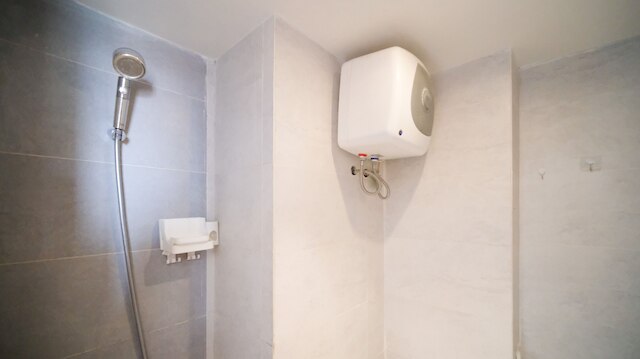 シンプルできれいなスタジオ, タマンメラティスラバヤアパート