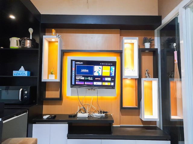 ブランド新と良いシンプル1BrウッタラThe Iconアパート