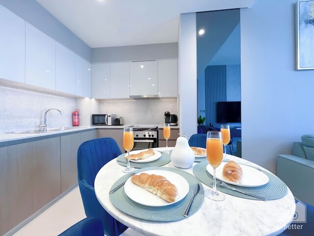 ラグジュアリーブルジュロイヤルアパートバルコニー＆息をのむビュー