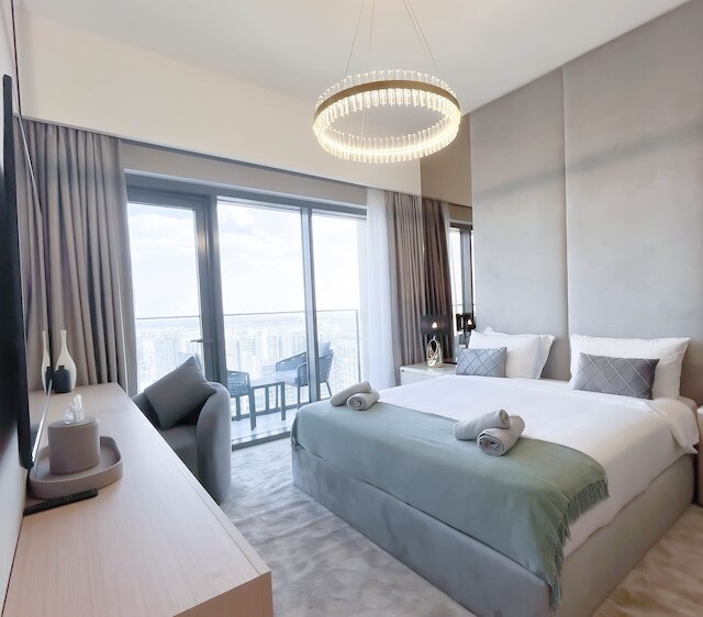 ラグジュアリーブルジュロイヤルアパートバルコニー&息をのむビュー